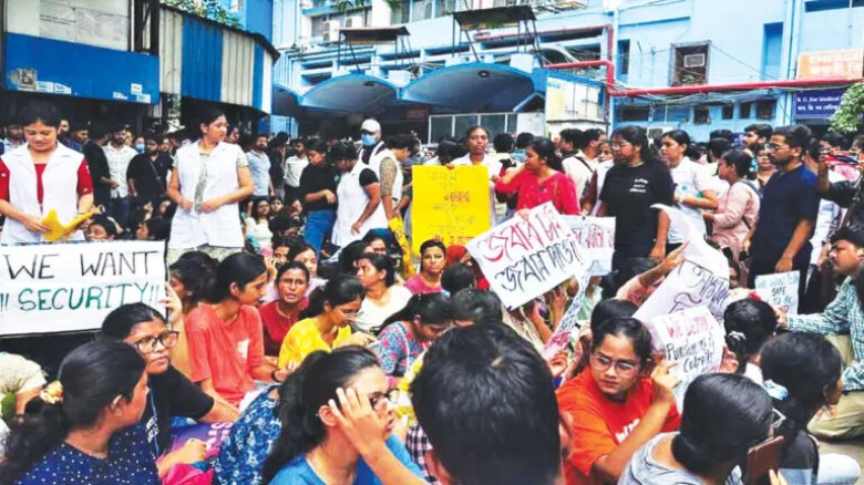 আরজি কর ধর্ষণ মামলা: অভিযুক্তের আমৃত্যু কারাদণ্ড...