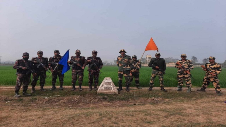 বাংলাদেশি গুলিবিদ্ধ
