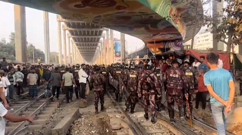 মহাখালী রেল ক্রসিং-ও