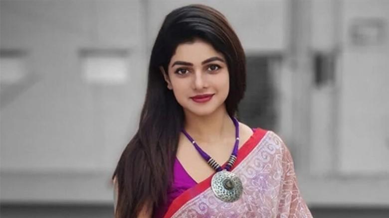 অভিনেত্রী সোহানা সাবাকে নেয়া হলো ডিবি কার্যালয়ে...