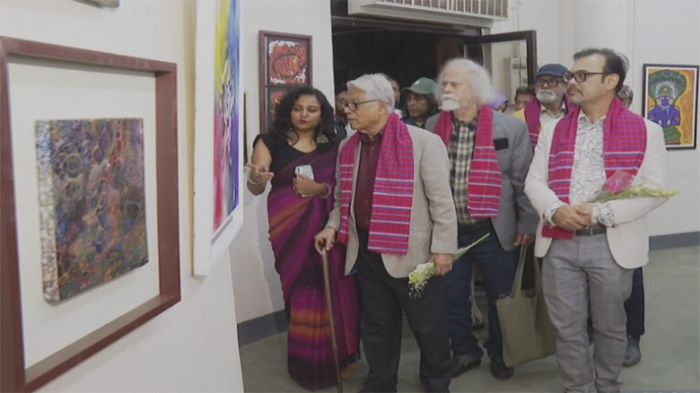 ঢাবিতে দ্বিতীয় আন্তর্জাতিক চিত্র প্রদর্শনী শুরু...