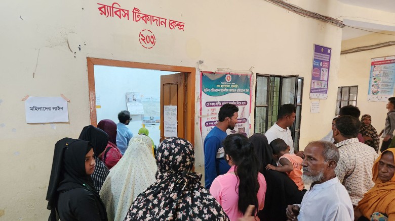 রাজবাড়ীতে কোনো হাসপাতালে নেই জলাতঙ্কের টিকা...