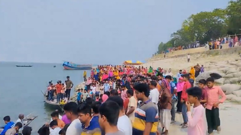 পাবনায় নৌকা ডুবে নিখোঁজ স্বামী-স্ত্রীর মরদেহ উদ্ধা...