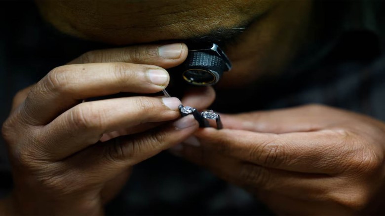 দুঃশ্চিন্তায় ভারতের হীরা ব্যবসায়ীরা...