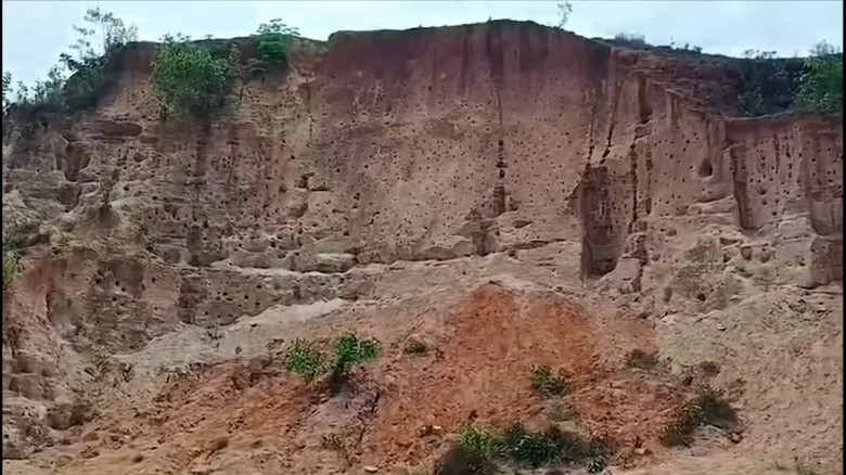 চট্টগ্রামে পাহাড় ধসে দুই শিশুর মৃত্যু...