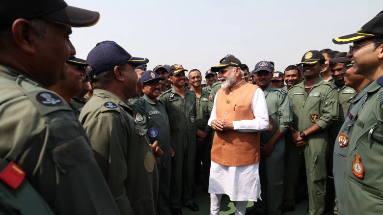 বিমান বাহিনীর সদস্যদের উজ্জীবিত করতে আদমপুর ঘাঁটিত...