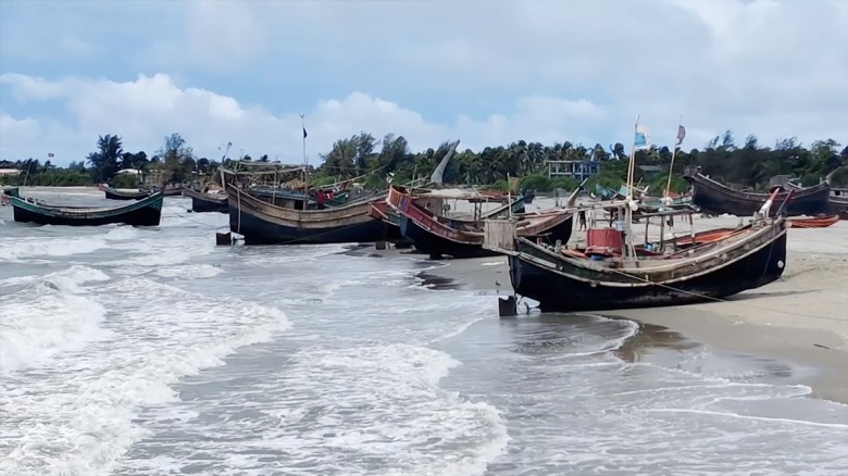 সেন্টমার্টিনে পর্যটক সীমিত করায় হুমকির মুখে জীবিকা...