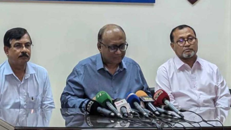 শেখ হাসিনার নির্বাচনী হলফনামায় গরমিল: ব্যবস্থা নি...