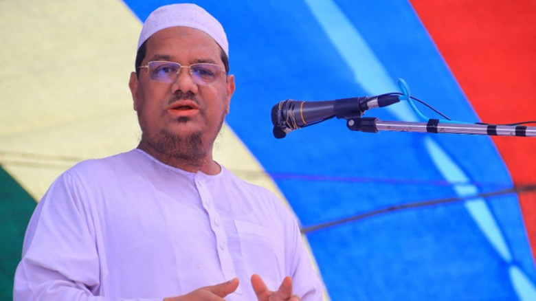 প্রধান উপদেষ্টা ও বিএনপির ভারপ্রাপ্ত চেয়ারম্যানের বৈঠক দেশের রাজনীতিতে কিছু সংকট সমাধানে গুরুত্বপূর্ণ ভূমিকা রাখলেও এই বৈঠক রাজনীতিতে এক ধরনের অস্বস্তিও তৈরি করেছে বলে মন্তব্য করেছেন ইসলামী আন্দোলন বাংলাদেশের আমির মুফতি সৈয়দ মোহাম্মদ রেজাউল করীম পীর সাহেব চরমোনাই।