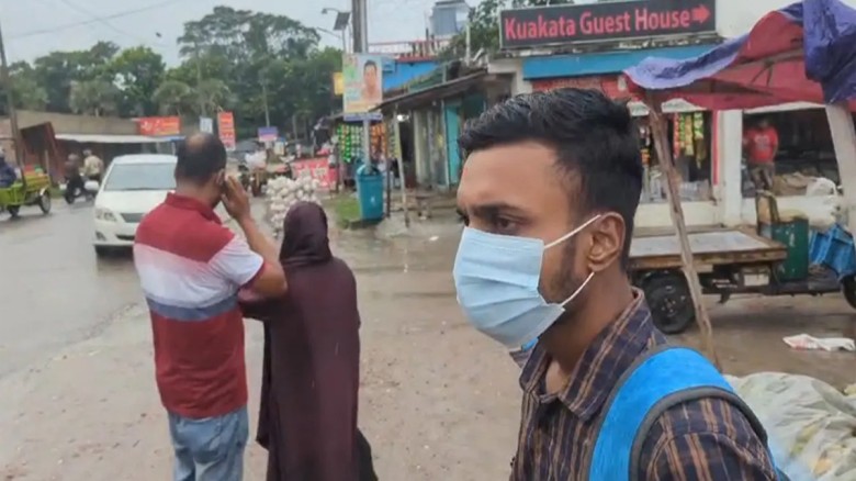 কুয়াকাটায় প্রেমিকসহ প্রবাসীর স্ত্রী আটক, অতঃপর...