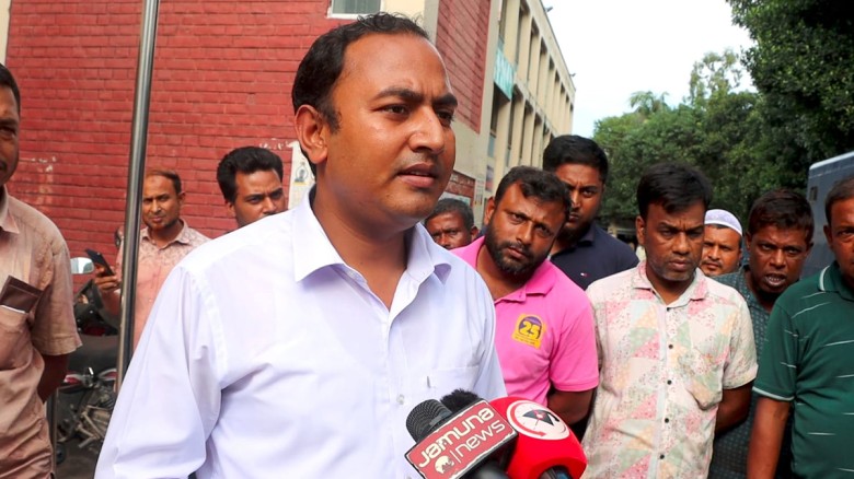 গাইবান্ধায় প্রাপ্তবয়স্ক আসামিকে শিশু দেখিয়ে জামি...