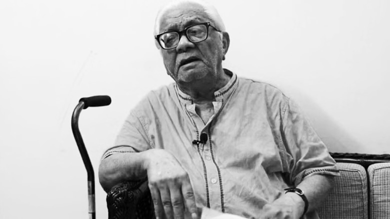 কেন্দ্রীয় শহীদ মিনারে নেয়া হয়েছে বদরুদ্দীন উমরের ...