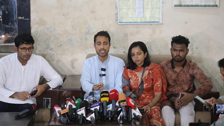 জাকসু: জামায়াতের কোম্পানির ছাপানো ব্যালটে ভোটগ্রহণ...