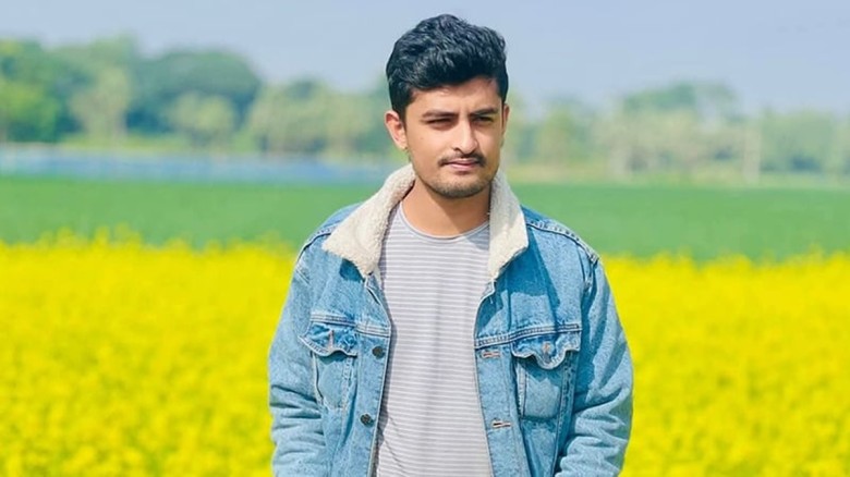 মাদারীপুরে যুবককে প্রকাশ্যে কুপিয়ে হত্যা...
