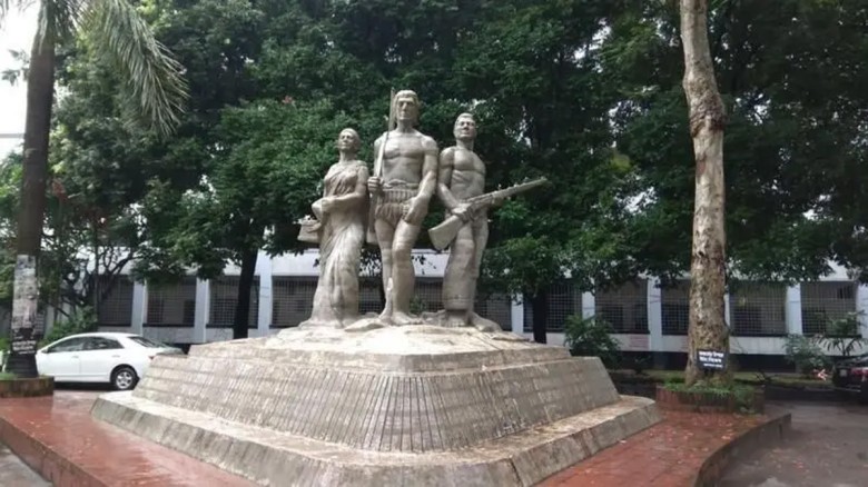 ঢাবিতে আলোচনায় নারীর পোশাকের স্বাধীনতা, ইতিবাচক জা...