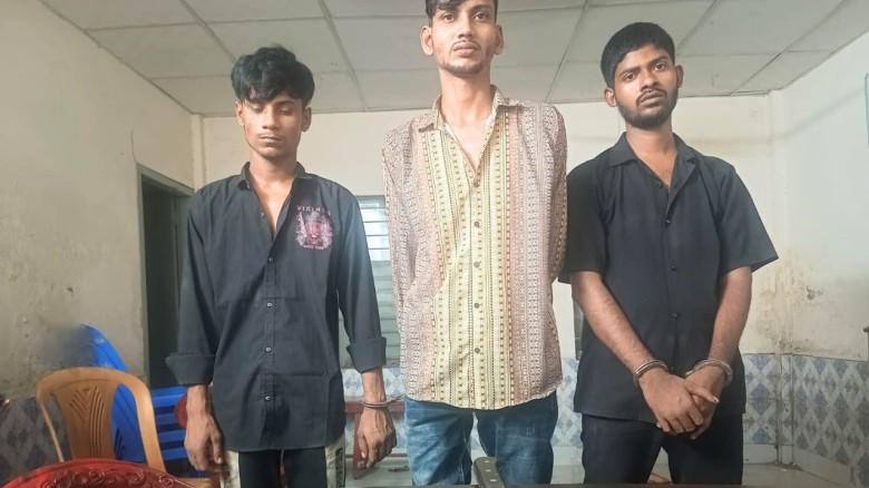 মোহাম্মদপুরে কব্জি কাটা আনোয়ার গ্রুপের ৩ সদস্য অস...