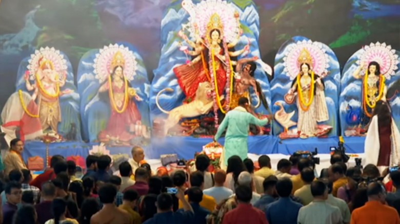 আনন্দ আর বিষাদের মিশেল মহানবমী, সন্ধ্যায় মহাআরতি...