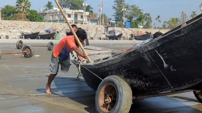 এক পা হারিয়েও থেমে নেই সোহরাব...
