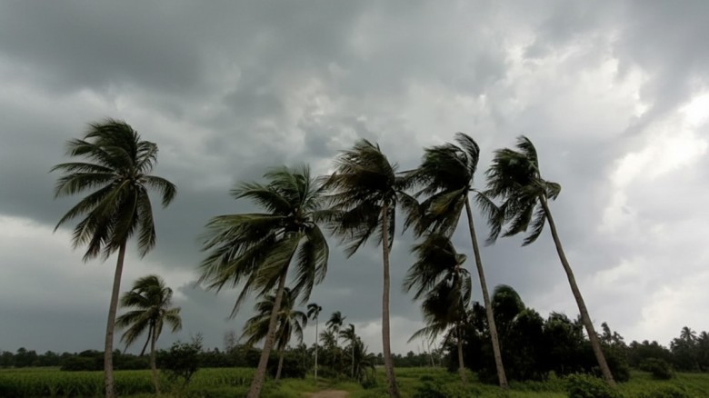 ৮ অঞ্চলে দুপুরের মধ্যে ৬০ কিমি বেগে ঝড়ের আভাস...