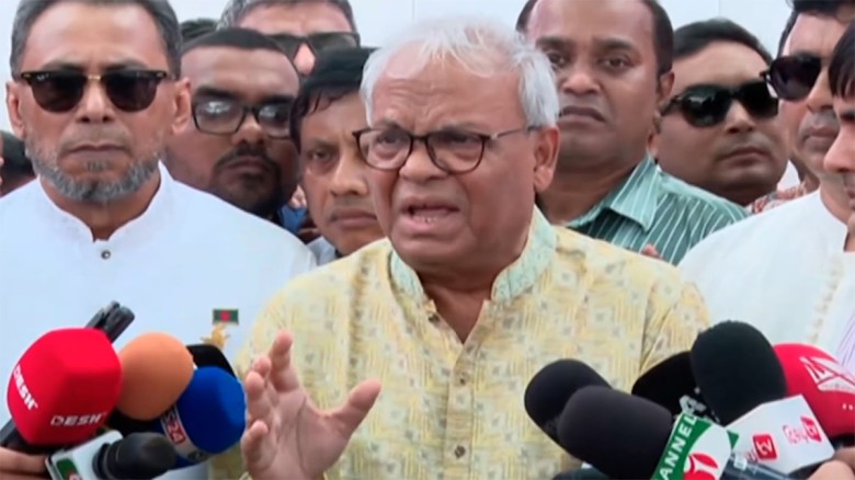 প্রশাসনে একটি ধর্মভিত্তিক দলের অনুগতদের বসানো হচ্ছ...