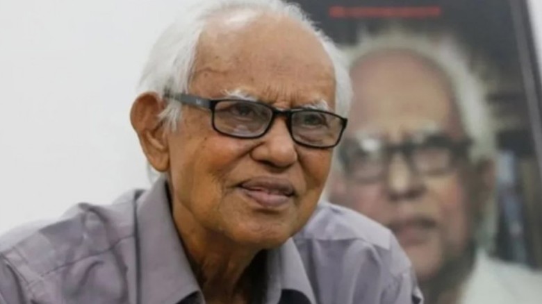 শ্রদ্ধা শেষে আহমদ রফিকের মরদেহ ইব্রাহিম মেডিকেল কল...
