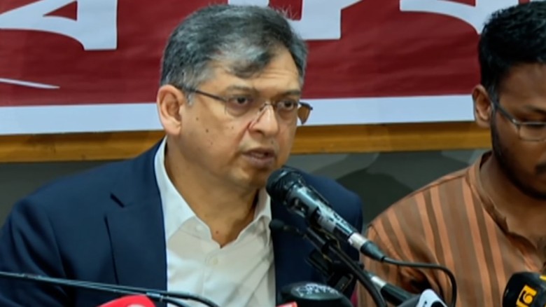 ‘অধ্যাদেশ জারি করে ইসিকে গণভোটের নির্দেশ দিতে পারে...