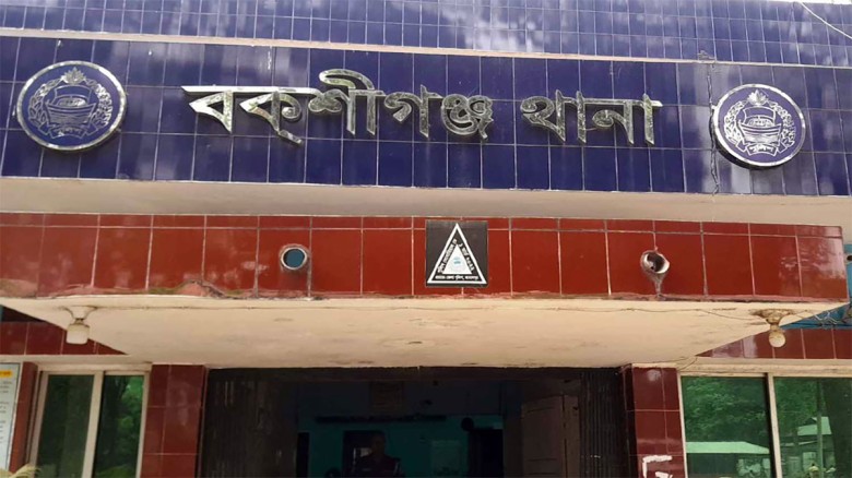পুলিশের কাছ থেকে মাদক কারবারিকে ছিনতাই, আটক ২...