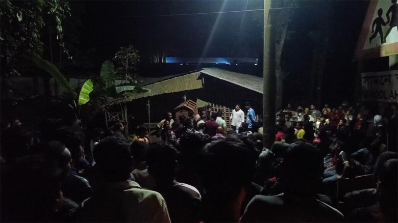 ঝিনাইদহে তালাবদ্ধ দোকানঘরে মিললো গৃহবধূর লাশ, স্বা...