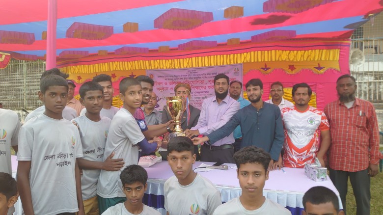 নড়াইলে তারুণ্যের উৎসব উপলক্ষ্যে ফুটবল  টুর্নামেন্ট...