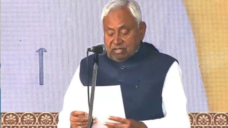 দশমবারের মতো বিহারের মুখ্যমন্ত্রী হলেন নীতিশ কুমার...