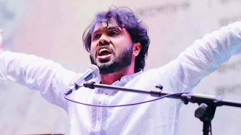 গুলিবিদ্ধ হাদি: আইসিউতে চলছে কৃত্রিম শ্বাস প্রশ্বা...