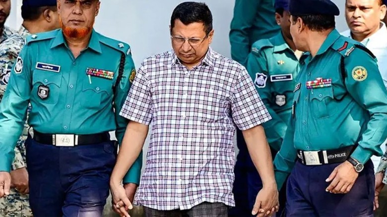৫ বছরের সাজা থেকে খালাস চেয়ে রাজসাক্ষী সাবেক আইজিপ...