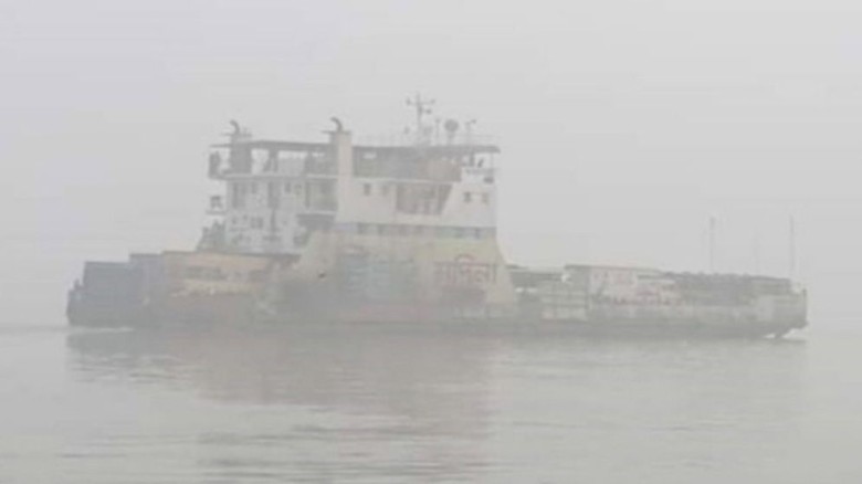 সোমবার (৫ জানুয়ারি) সকাল ৮টায় ফেরিগুলো আবার চলাচল শুরু করে বলে জানিয়েছে বাংলাদেশ অভ্যন্তরীণ নৌ-পরিবহন করপোরেশন (বিআইডব্লিউটিসি)।