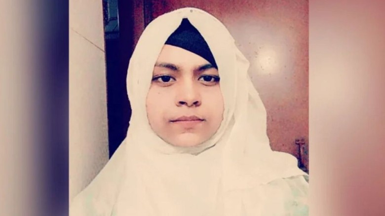 বনশ্রীতে স্কুলছাত্রী হত্যা: সন্দেহভাজন হোটেল কর্মী...
