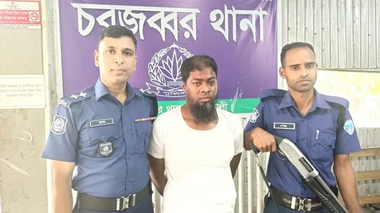 ছাত্রীকে ধর্ষণের চেষ্টা, শিক্ষক গ্রেপ্তার...