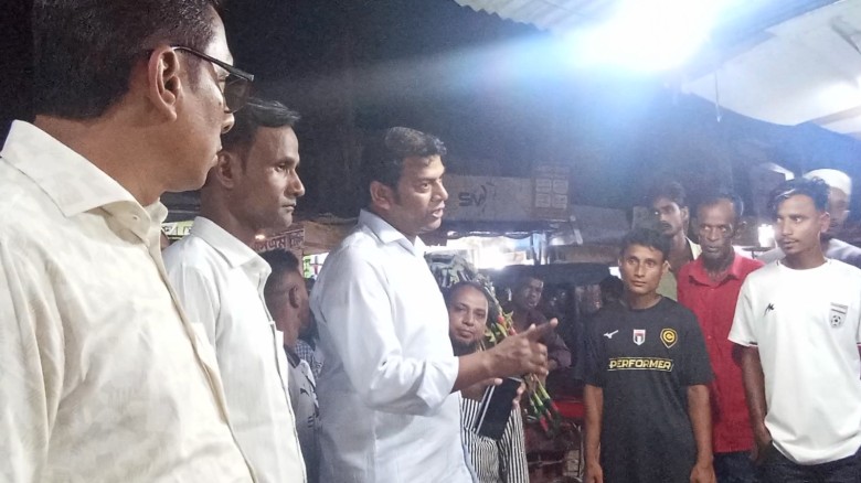পূজায় যানজট নিরসনে শায়েস্তাগঞ্জে ইউএনওর অভিযান, চল...